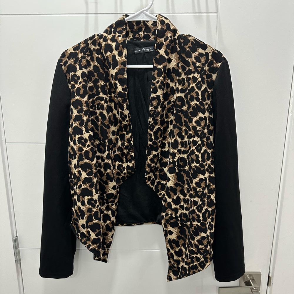 Emery Rose Cheetah Print Blazer